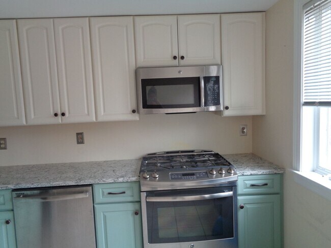 Building Photo - 2913 Fait Ave