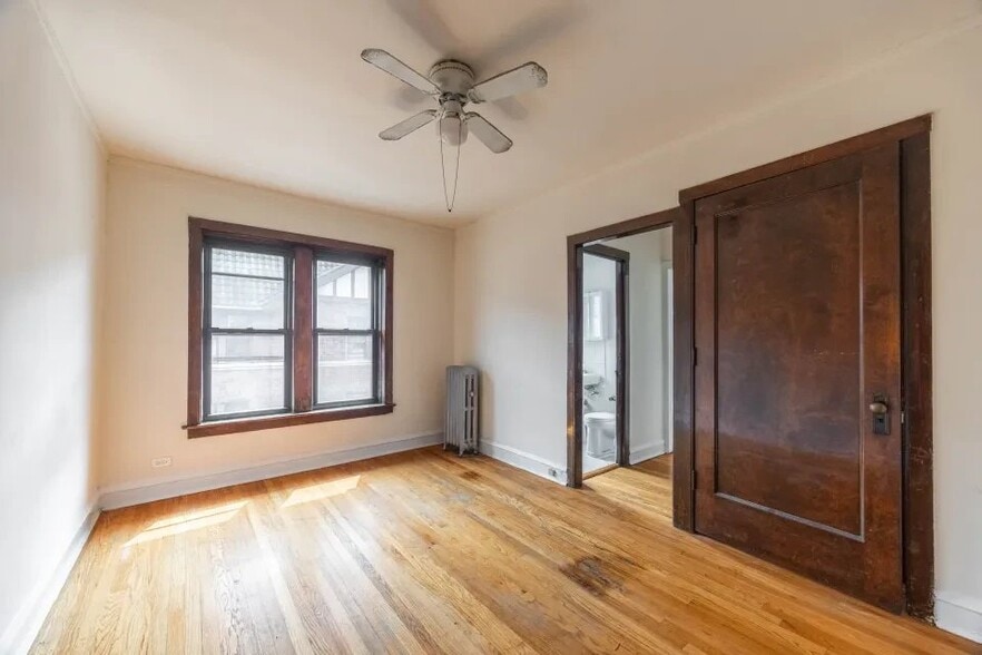 Building Photo - 3310 W Schubert Ave