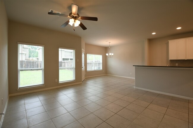 Building Photo - 104 Camelot Pl Ct