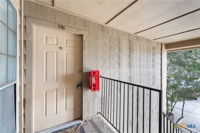 Building Photo - 1202 Thorpe Ln