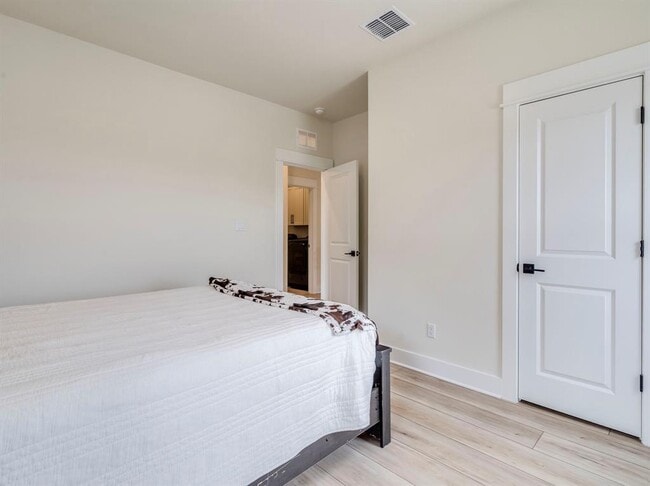 Building Photo - 297 Tree Nut Lp