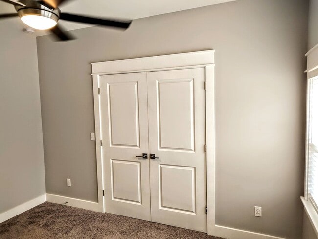 Building Photo - Great Carriage House in Southwood