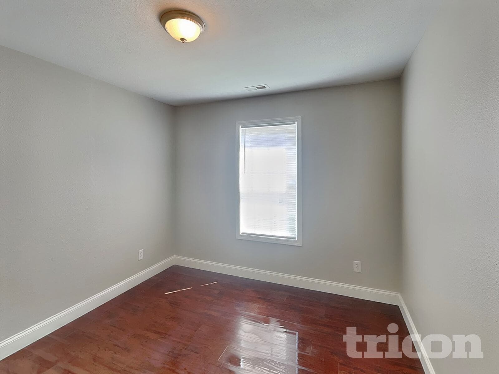 Building Photo - 10417 Hugue Way