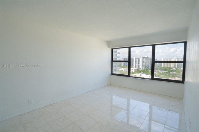 Building Photo - 3800 Galt Ocean Dr