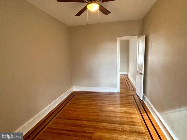 Building Photo - 1716 W Nedro Ave