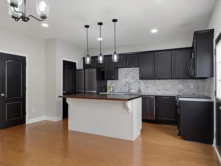 Building Photo - 176 Ridgehaven Trail