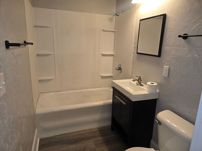 Building Photo - VIDEOTOUR: Gorgeous Victorian 4-bedroom home with Huge Garage! PETS WELCOME