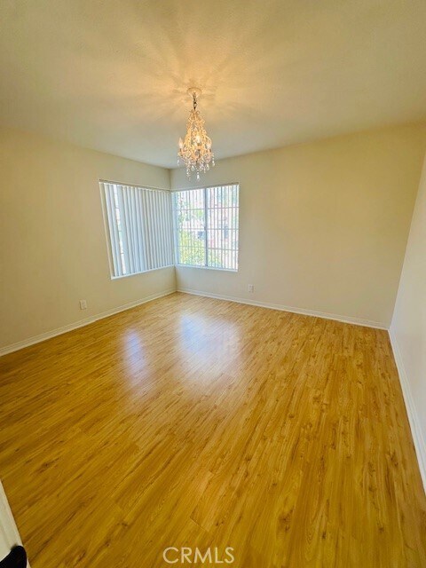Building Photo - 26562 White Oaks Dr
