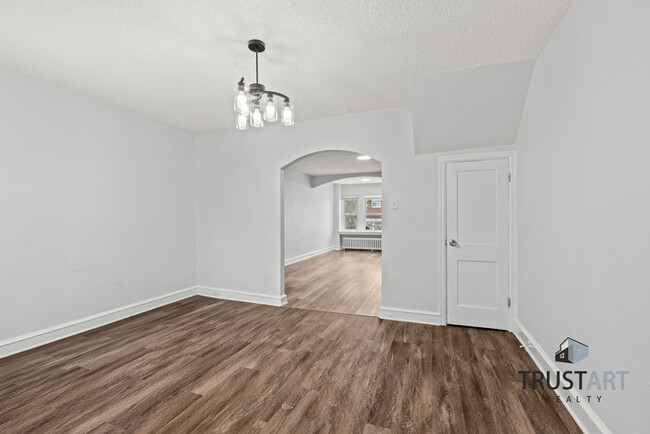 Building Photo - 3 bedroom house in West Oak Lane Philadelp...