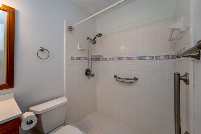 Building Photo - 493 Kings Creek Rd