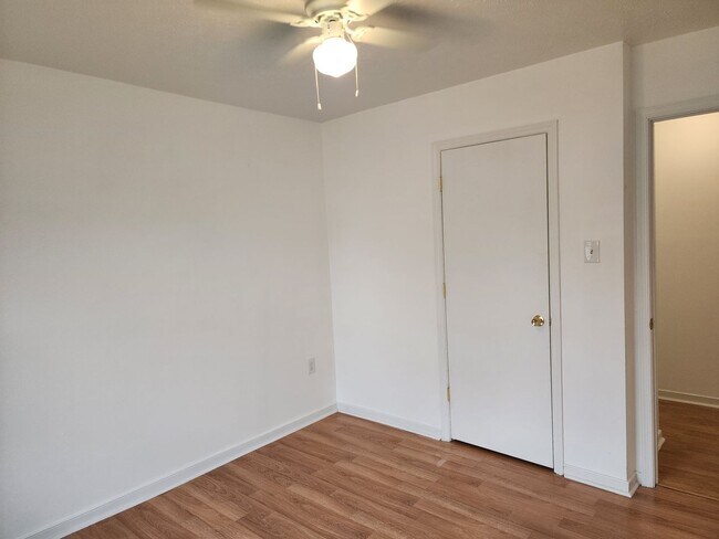 Building Photo - 5506 Dendron Dr