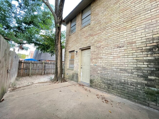 Building Photo - Affordable 2/1