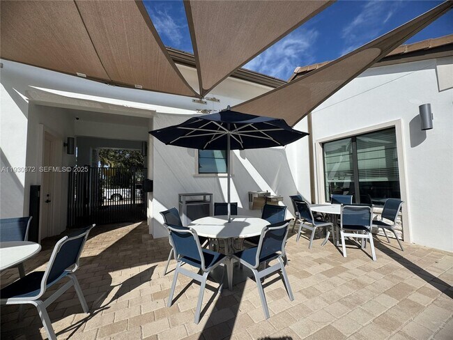 Building Photo - 4862 Navali Dr