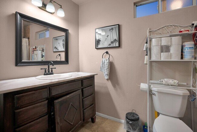 Building Photo - 52123 Avenida Diaz