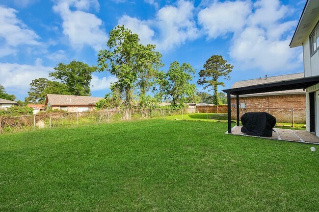 Building Photo - 8631 Valley Ledge Dr