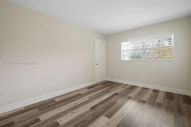 Building Photo - 8107 SW 72nd Ave