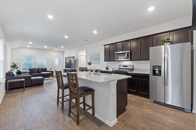 Building Photo - 269 Frogmore Lp