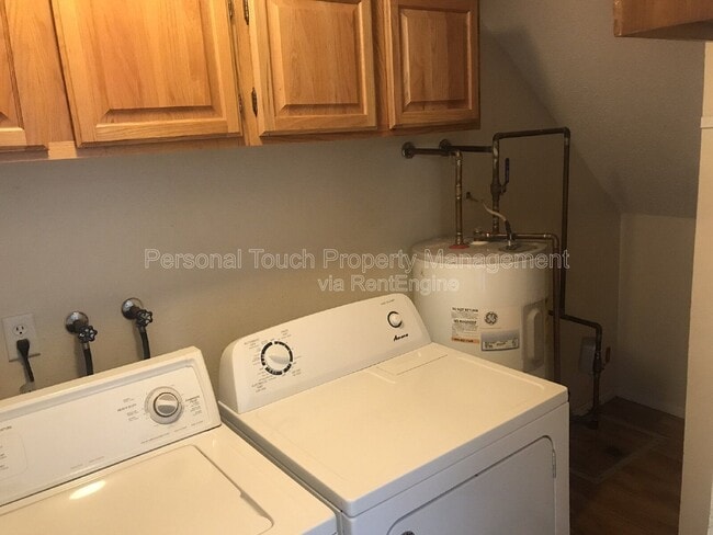 Building Photo - 440 22nd St E