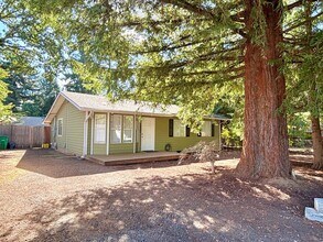 Building Photo - 1930 SE 147th Ave