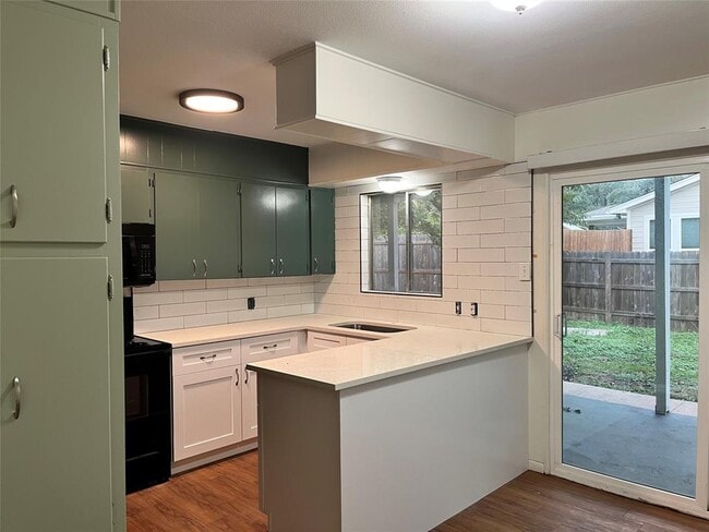 Building Photo - 1400 Fairground St