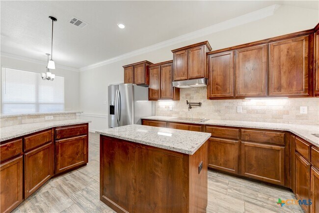 Building Photo - 1040 Vista Dr