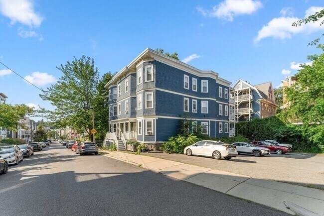 Building Photo - 42-44-44 Woodlawn St