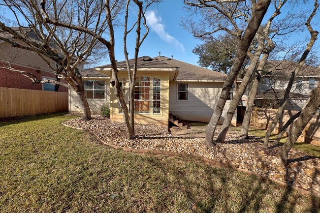 Building Photo - 404 Las Colinas Dr