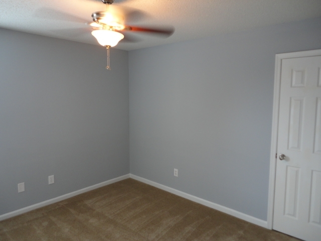Building Photo - 125 Medford Cir