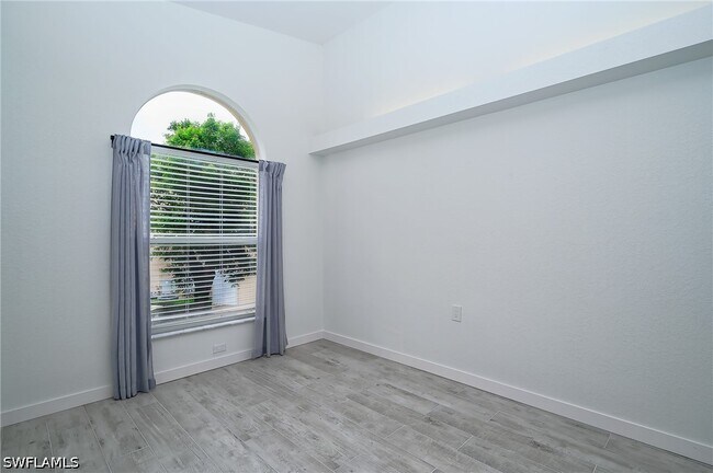 Building Photo - 26700 Rosewood Pointe Dr