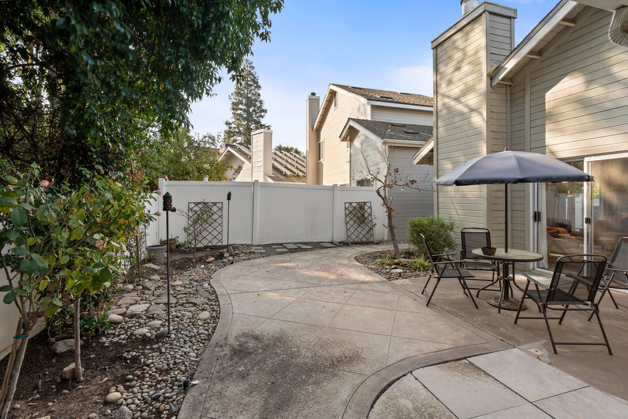 Building Photo - 9178 N Woodlawn Dr