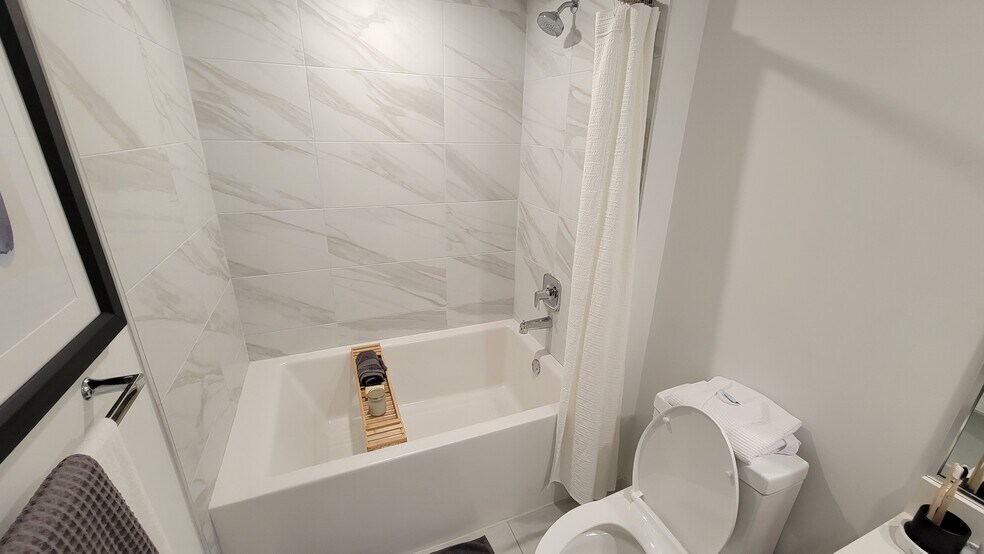 Building Photo - 7095 W 5th Ct