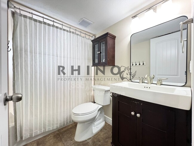 Building Photo - 4921 W Weatherwood Ln