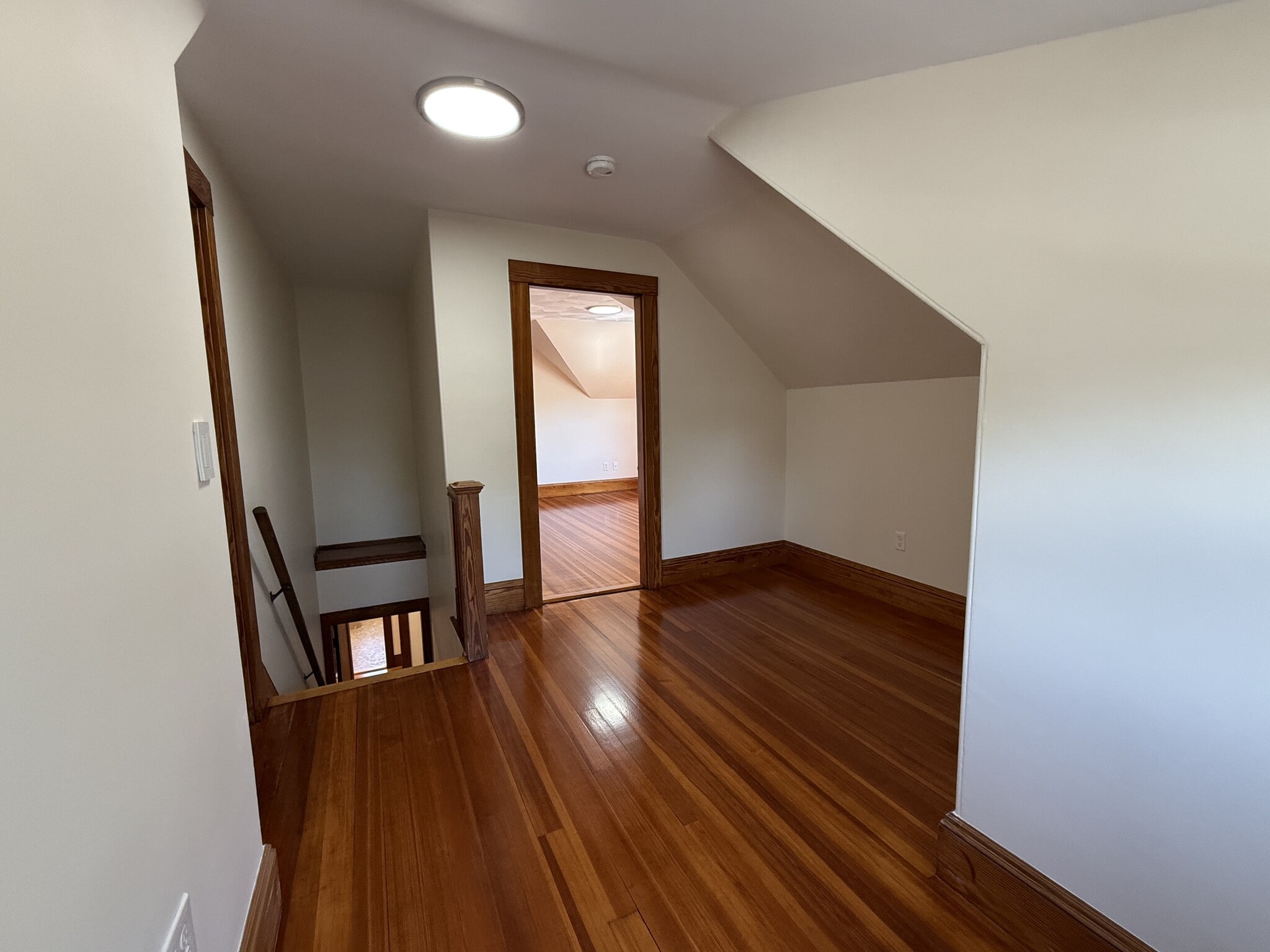 Third Floor Landing - 585 High St
