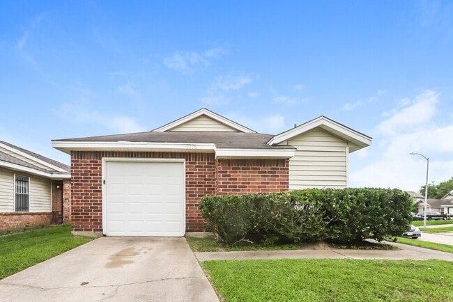 Building Photo - 7706 Ellis Dr