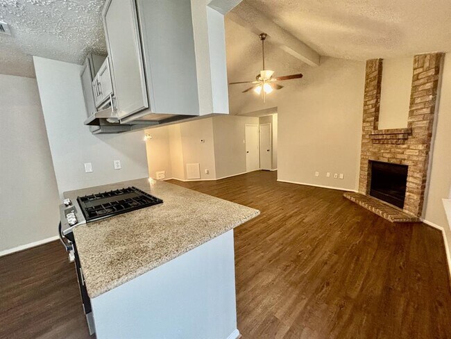 Building Photo - 9219 Goodmeadow Dr