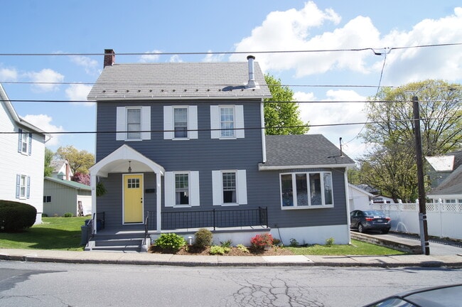 Primary Photo - 11 Arch St