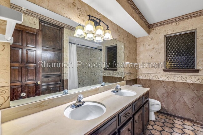 Building Photo - 3810 Glenheather Dr
