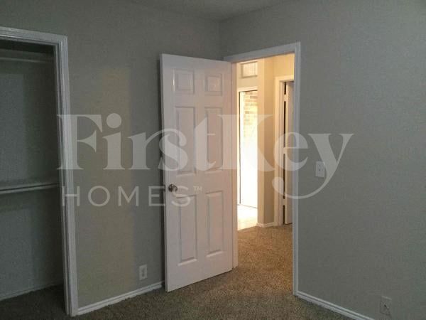 Building Photo - 820 Big Sky Ln