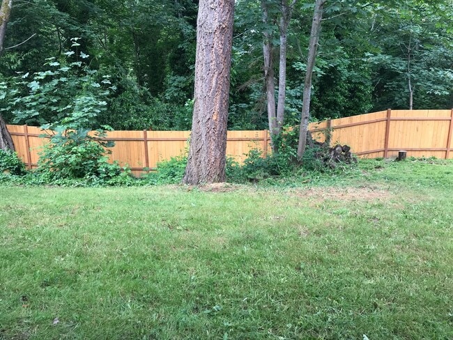 Building Photo - Beautifully remodeled 2 Story SFH 4 BD 2.5...