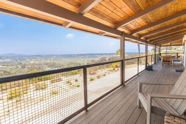 Building Photo - Spectacular Furnished 4 Bedroom/ 3 Bath Mid-Century Modern Retreat in Encinitas