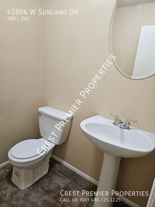 Building Photo - 42804 W Sunland Dr