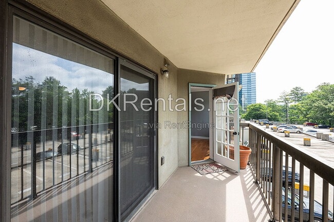 Building Photo - 795 Hammond Dr NE