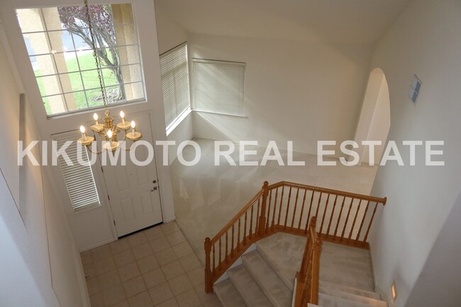 Building Photo - Lakefront 4 bedroom, 3 bath, 3 car  in the Lakeside Community