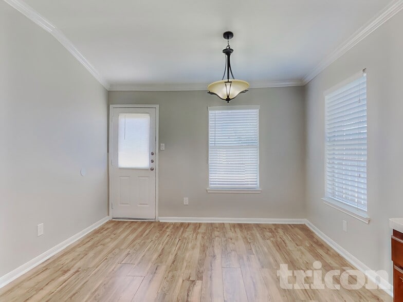 Building Photo - 2422 Spring Lily Ct