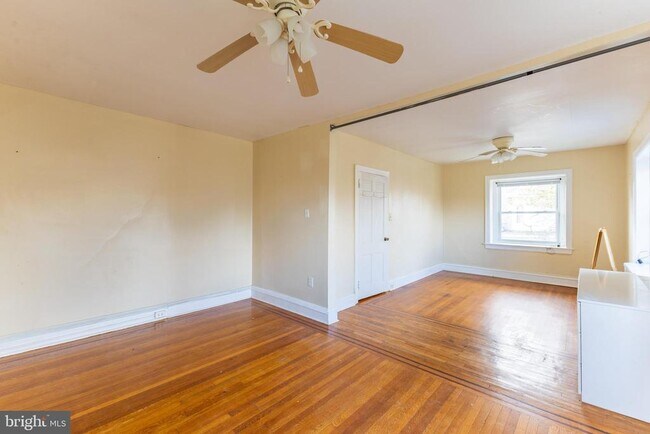 Building Photo - 2216 Georges Ln