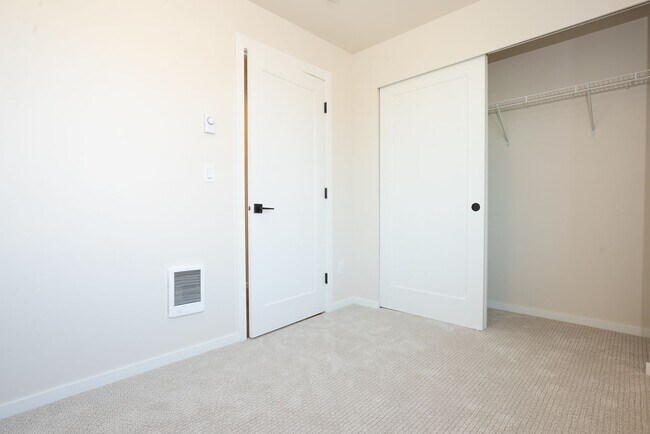 Building Photo - NEW CONSTRUCTION- MOVE- IN READY