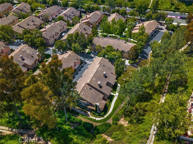 Building Photo - 4 Nightingale Dr