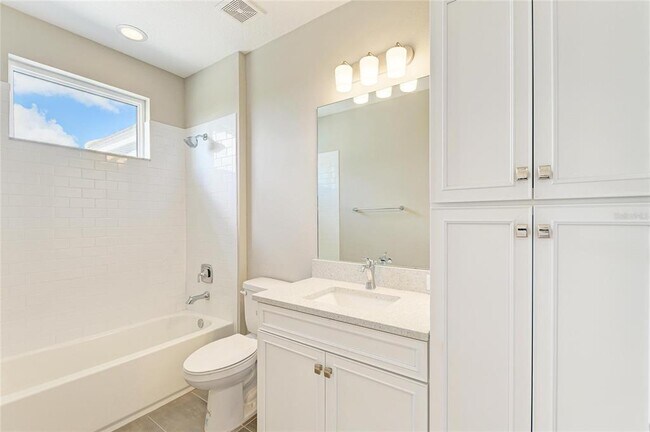 Building Photo - 4745 Antrim Dr
