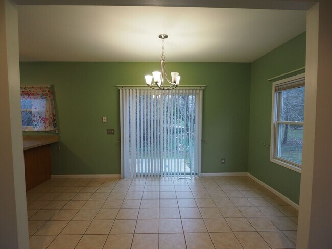 Building Photo - 3029 Charing Cross Rd