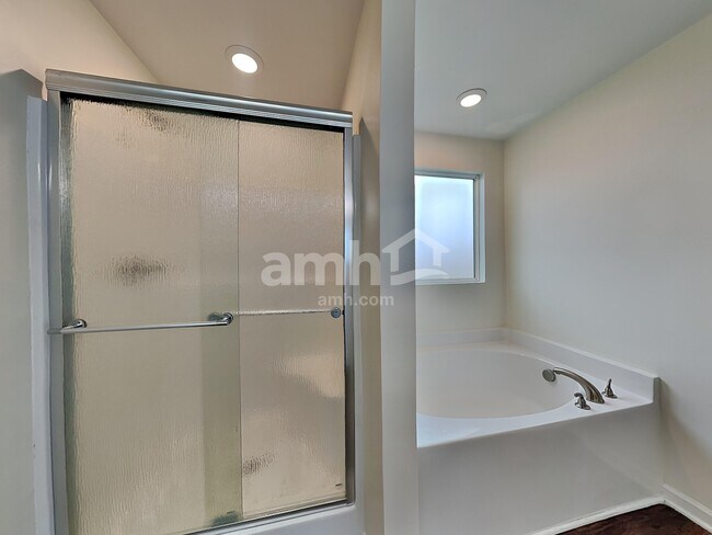 Building Photo - 108 Windyhill St